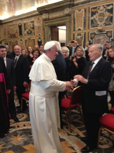 Dr. Rocco Martino, noted University of Toronto Institute for Aerospace alumnus, meeting with Pope Francis.